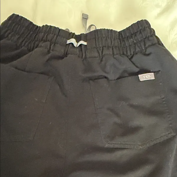 FIGS high waisted Black Jogger scrub pants - Image 6