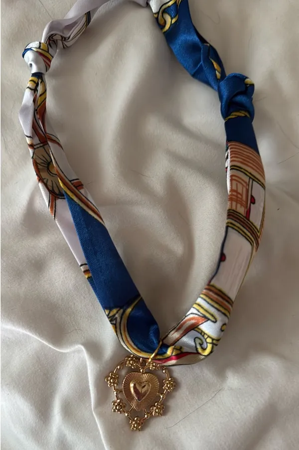 Silk scarf charm necklace Blue - Image 3