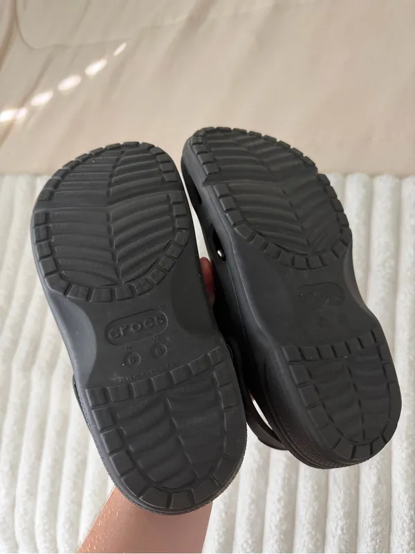 CROCS Classic Clogs in Black Women’s 8 - Image 3