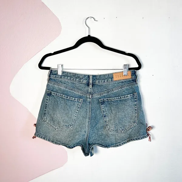 Pacsun Denim Shorts Sz 30 High Waisted Cheetah Bows Festival‎ Retro Casual - Image 3