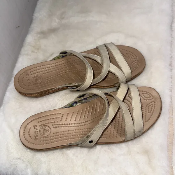 Crocs‎ A-Leigh Women's Size 10 Beige Cork Wedge Sandals Strappy Suede Like Style - Image 2
