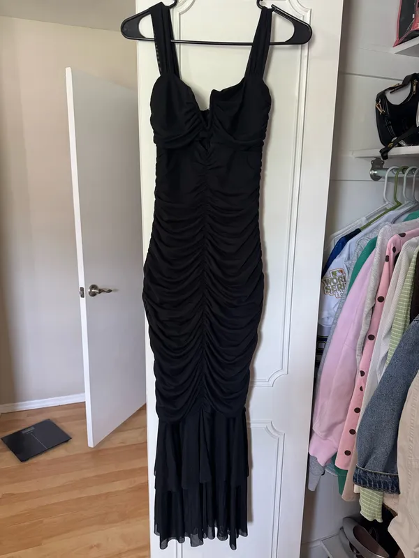 Amazon Black Midi Dress - Image 3