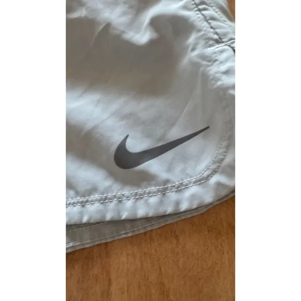 Nike Dri-FIT Women Running Shorts Light Gray Small Built-in Liner Back Pocket‎ - Image 4