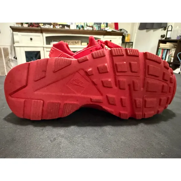 Nike Huarache Run‎ GS Triple Red Athletic Shoes in 6Y - Image 3
