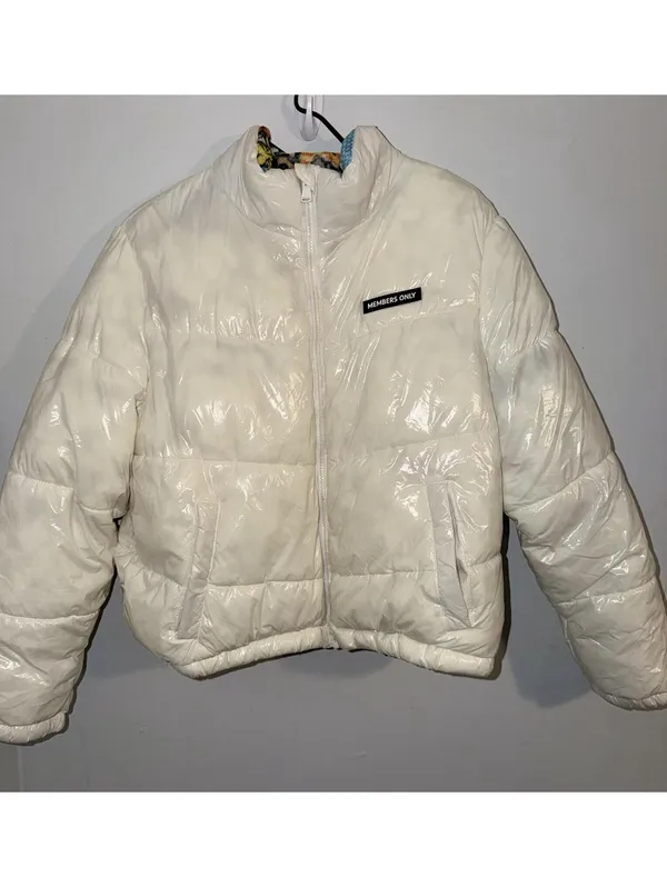 Size XL Women’s MEMBERS ONLY Looney Tunes Puffer Jacket Shiny Beige. - Image 5