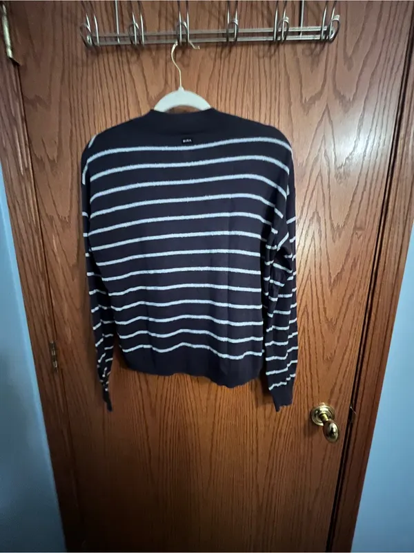 RVCA Women's Navy and White Striped Turtleneck Sweater - Image 4
