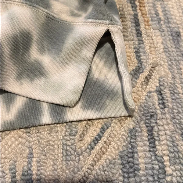 Abercrombie & Fitch Boxy Cropped V Neck Garment Dyed Sweater Size Small - Image 5