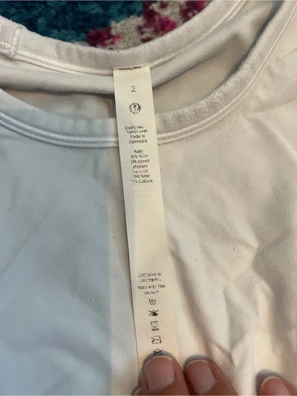 Lululemon ruched side tee size 2 - Image 8