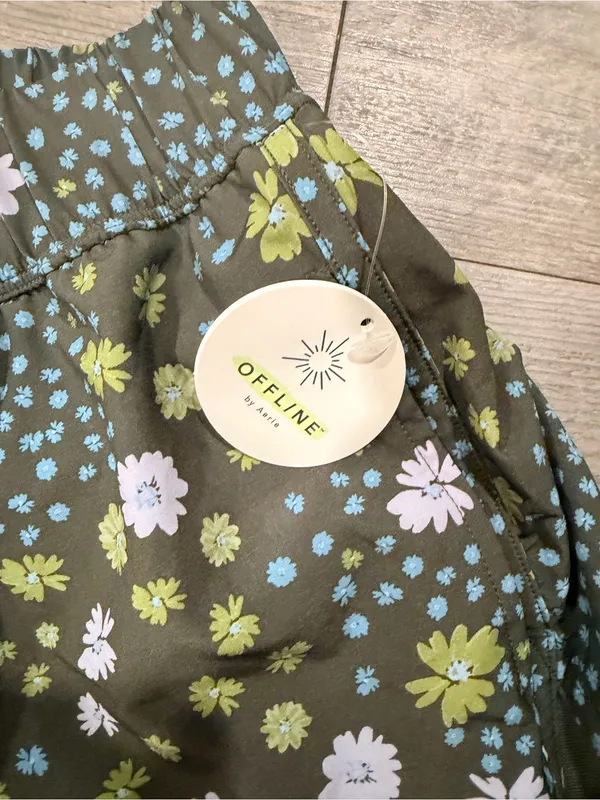 aerie Olive Floral Athletic Shorts with Blue & White Daisies - Image 5