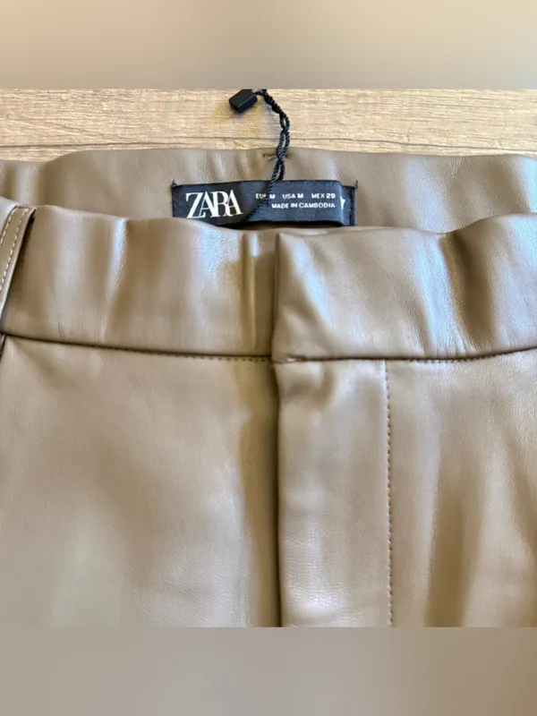 ZARA Women's Faux Leather High-Waisted Pleated Shorts - Image 3