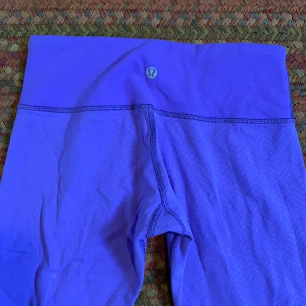 Purple Chevron Lululemon Crop Yoga Athletic Leggings *Play Pair* - Image 4