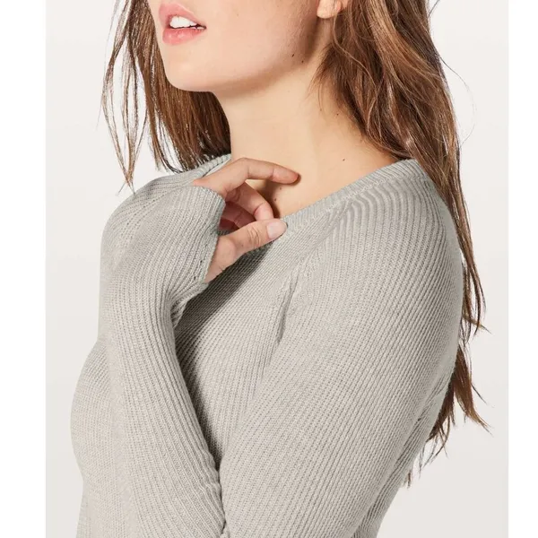 Lululemon Cabin Yogi Long Sleeve Knit Sweater Heathered Light Grey Size Small - Image 2