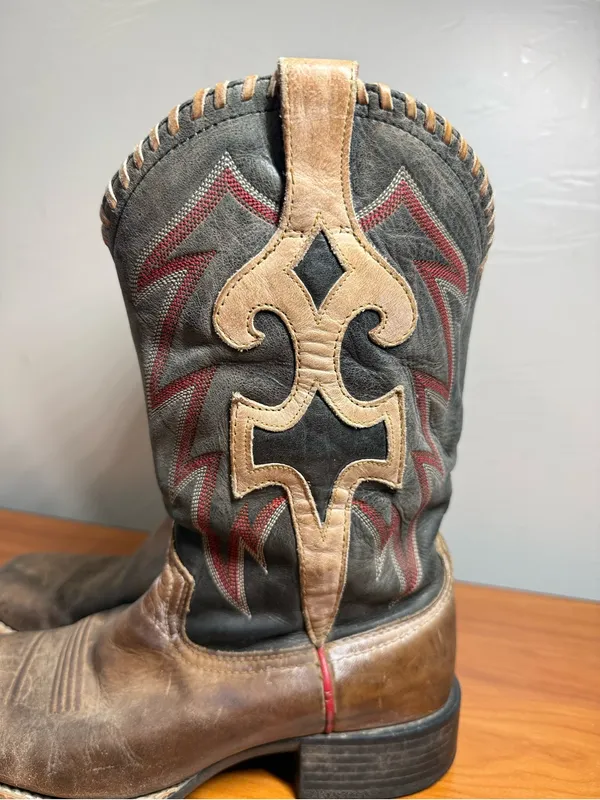 Ariat Women's Square Toe Western Cowgirl Boot Leather Comfort Stitched 6.5B - Image 2
