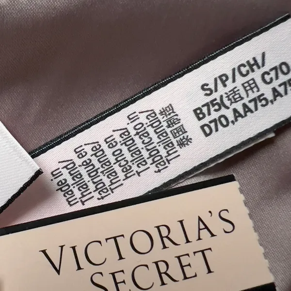 Victoria's Secret Luxe Satin Triangle Bra NWT - Image 8