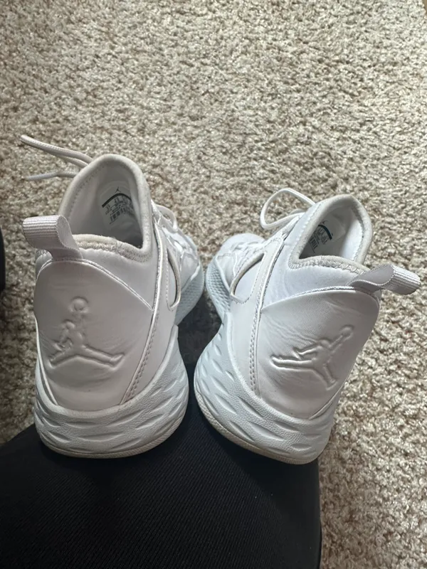 Nike Jordans - Image 4