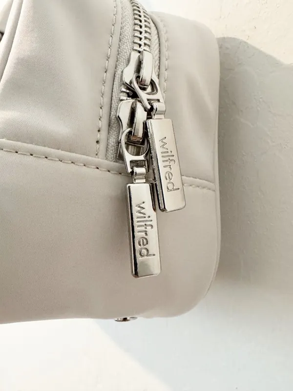 Wilfred Aritzia Lina Bag Ivory Matte Pearl Satin Bowler Zip Handbag 90s Coquette - Image 4
