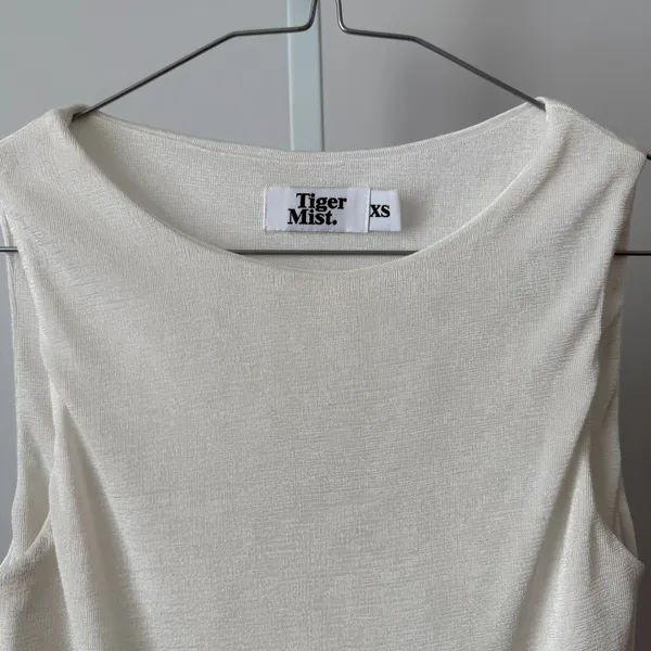 Tiger Mist XS‎ White Sleeveless Ribbed Tank Top Crew Neck Minimalist Y2k - Image 2
