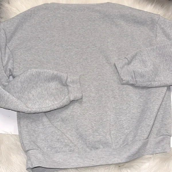 SHEIN Gray Chicago Basketball Team Sweater size small - Image 6
