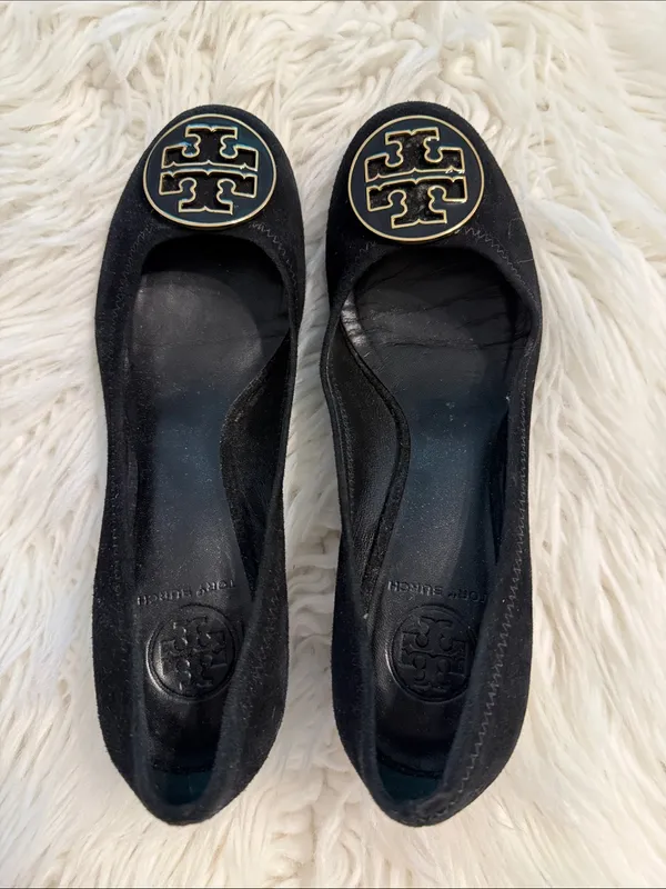Tory Burch Black Suede Flats with Gold Logo Medallion size 7.5 fair condition - Image 9