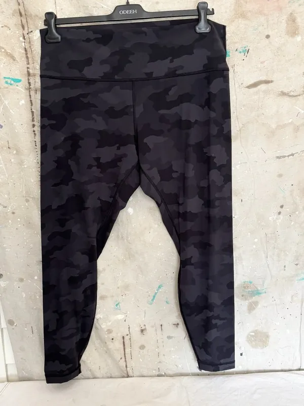 Lululemon Wunder Under High-Rise Tight 28", Full-On Luxtreme Heritage 365 Camo - Image 3