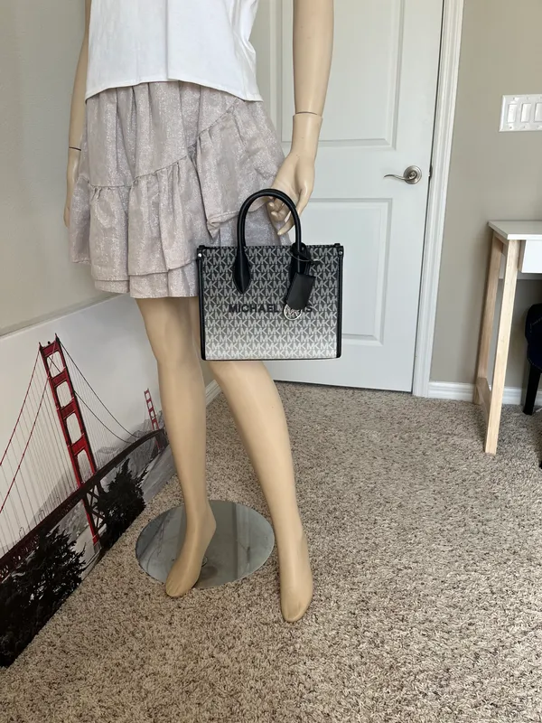 Michael Kors Purse - Image 9
