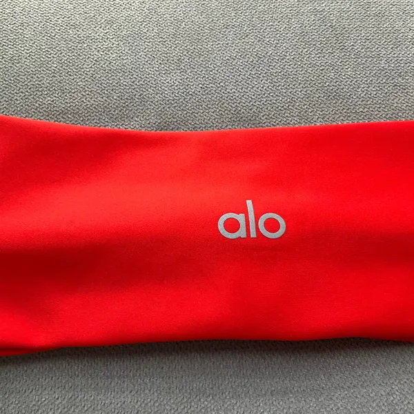 Alo Yoga Airlift Headband Bright Red - Image 3