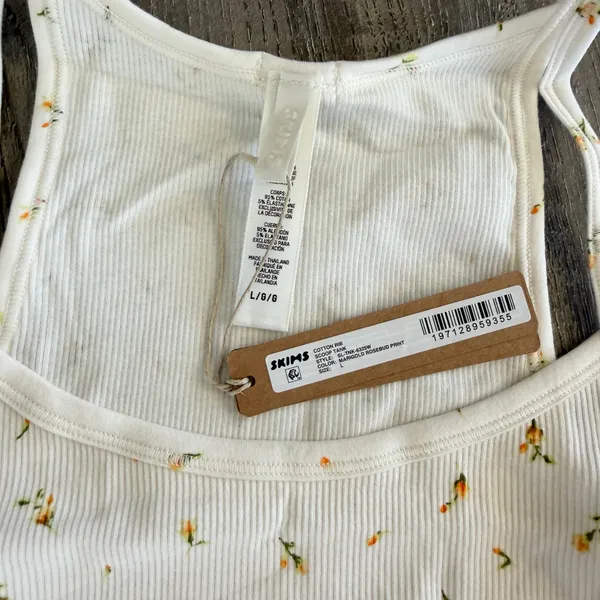 New Skims Top L - Image 2