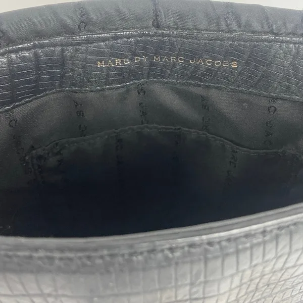 Marc by Marc Jacobs Black Embossed Faux Leather Adjustable Strap Crossbody Bag - Image 4