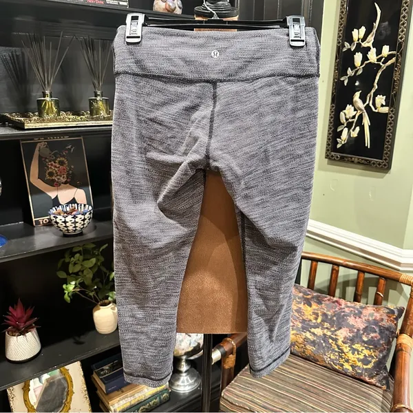 Lululemon Wunder Under High-Rise Leggings – Black & Gray Textured, Size 6 - Image 6