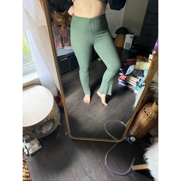 Urban Outfitters Women’s Medium Green Pull on Ribbed Pants - Image 2