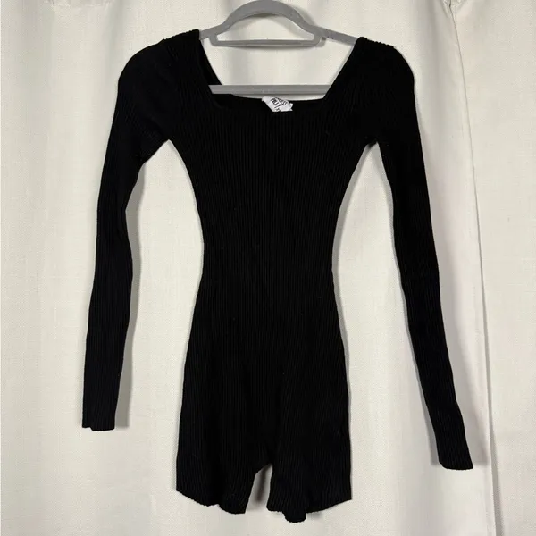 Princess Polly Black Ribbed Long Sleeve Jaden Romper Size Small/Medium - Image 3