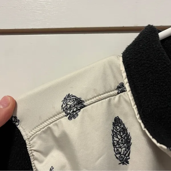 The North Face 1/2 Zip Fleece Patterned Pine-cone Jacket - Image 7