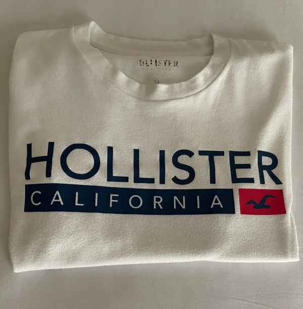 Hollister Graphic Tee - Pre-owned Casual T-Shirt - Image 9