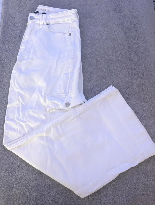 American Eagle Jeans - Image 3