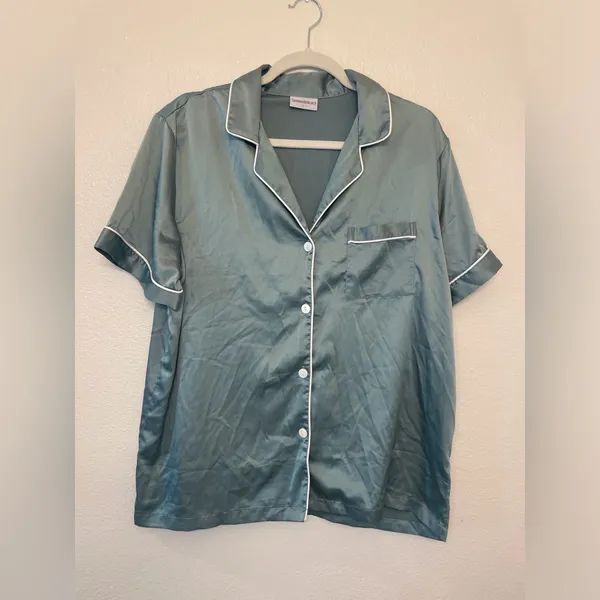 Serenedelicacy Women's Satin Button Down Short Sleeve Pajamas Top Size‎ L - Image 3