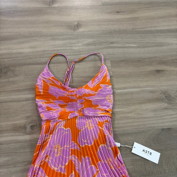 NWT Astr the Label Blythe Plisse Midi Dress Coral Multi Women Size Small - Image 4