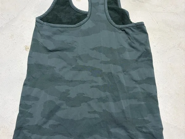 Athleta Racerback Tank Top Dark Green Camo small - Image 2