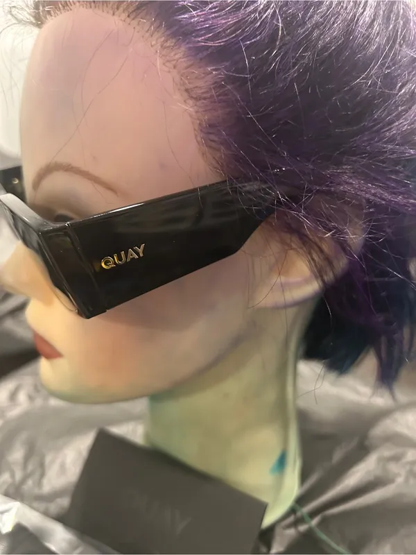 Quay Australia Black Slim Rectangle Sunglasses - Image 3