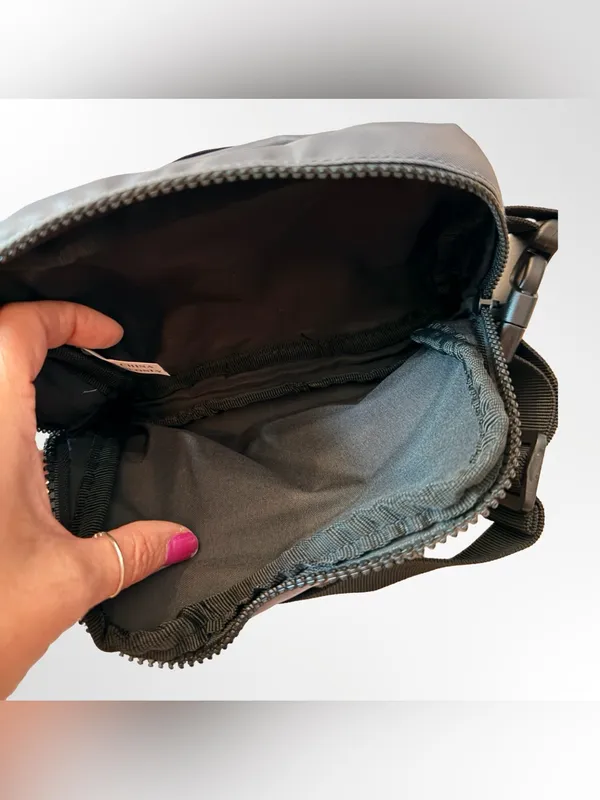 Burn Boot Camp Silver Sling/ Fanny Pack Bag 💙✨ Blue - Image 6