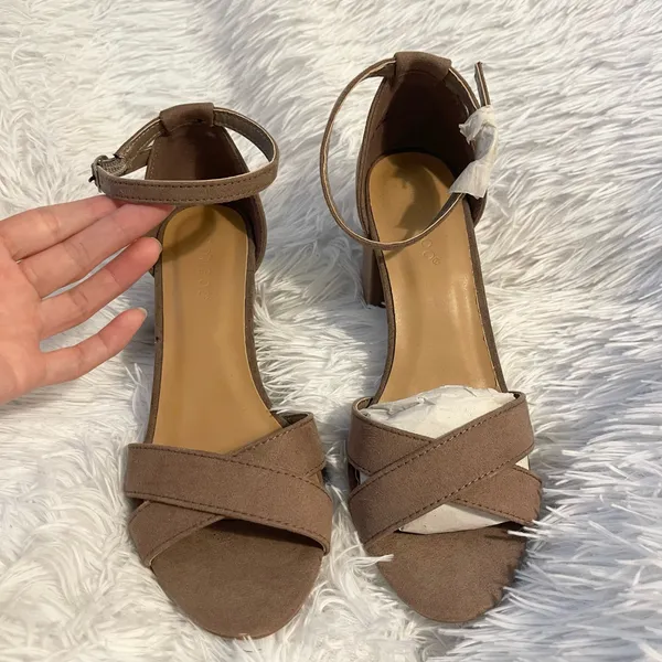 Bamboo Cute minimalistic ankle strap heeled sandals - Image 3