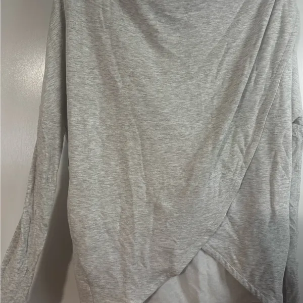 Athleta Purana Wrap Sweatshirt Hoodie Draped Top Heather Gray Size Small - Image 3