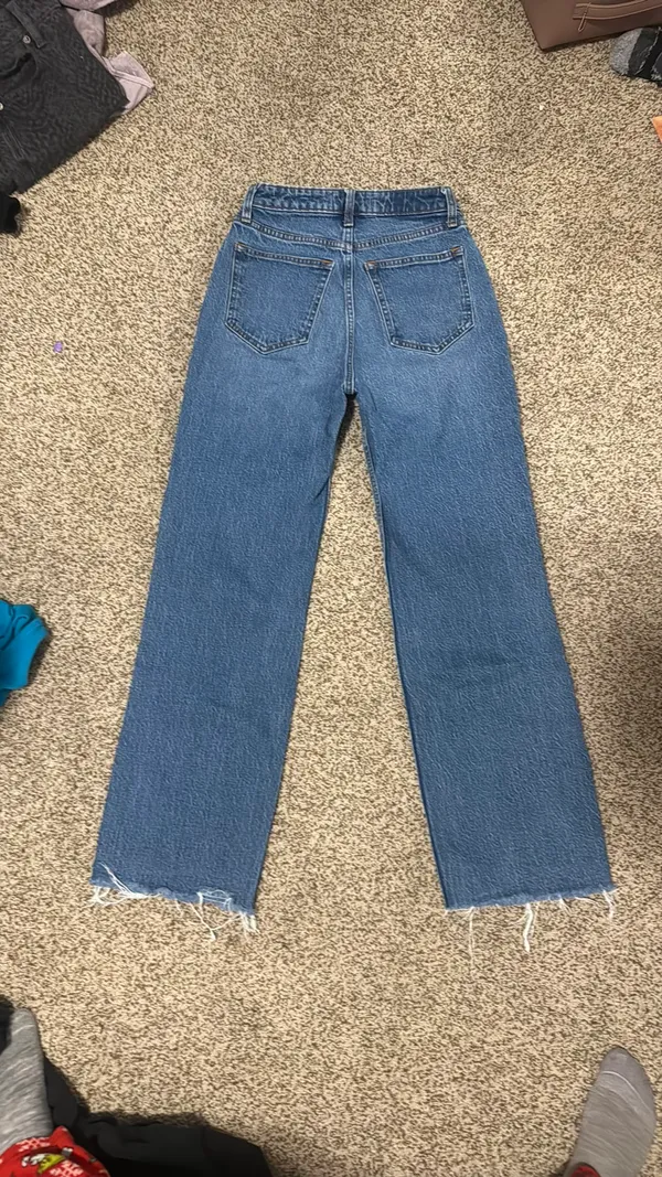 Abercrombie High-Rise Jeans Curve Love - Image 3