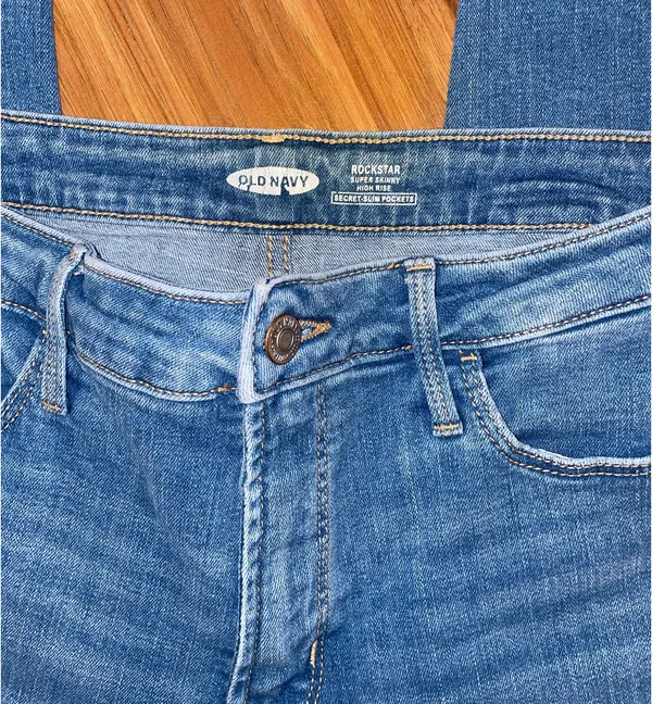 Old Navy Rockstar Super Skinny High-Rise Jeans - Image 4