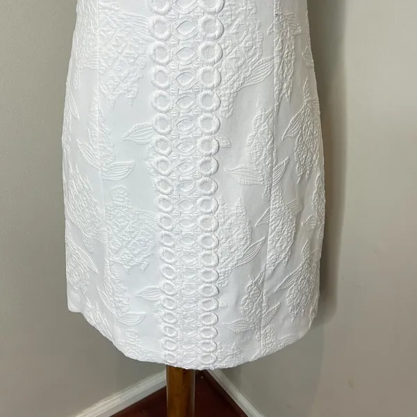Lilly Pulitzer Mila Stretch Shift in Resort White Turtle Pucker Jacquard - Image 7