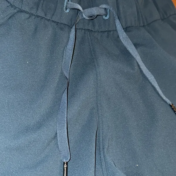 Lululemon On The Fly Short  size 6 - Image 3