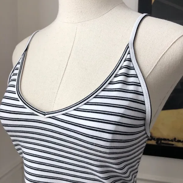 Aritzia Talula Black Stripe Crop Top Tank XS - Image 3
