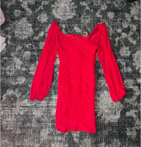 Red dress - Image 2
