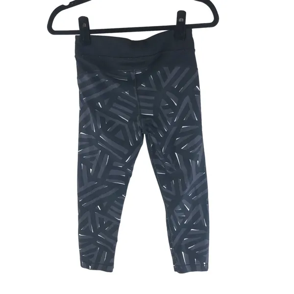 Under Armour Womens Heatgear Armour Printed Capri Leggings Black XS - Image 2