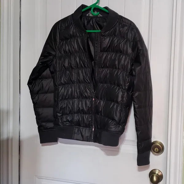 Athleta Puffer Full Zip Jacket Size Medium - Image 3