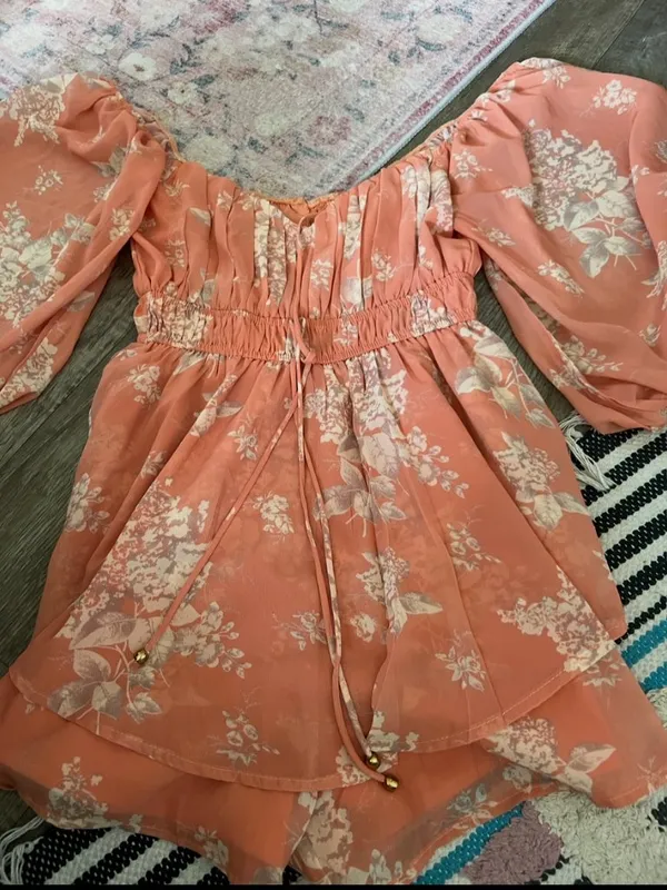 Selfie Leslie floral romper‎ size M - Image 6